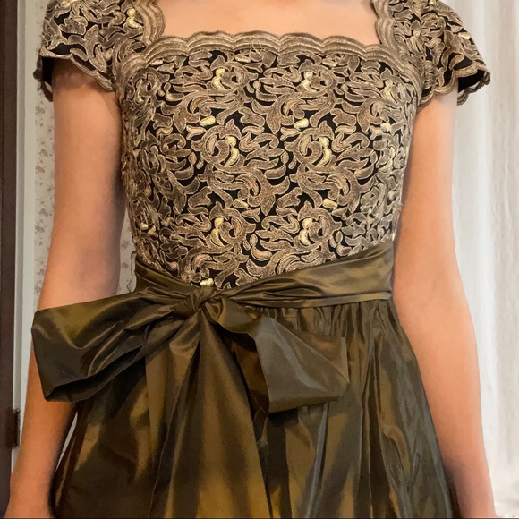 Regal Square Neckline Maxi Dress - Picture 2 of 7